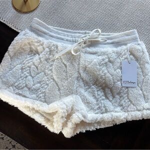 PJ Salvage Women's Fuzzy CosyCore Cream Fleece Lounge Shorts - S - NWT